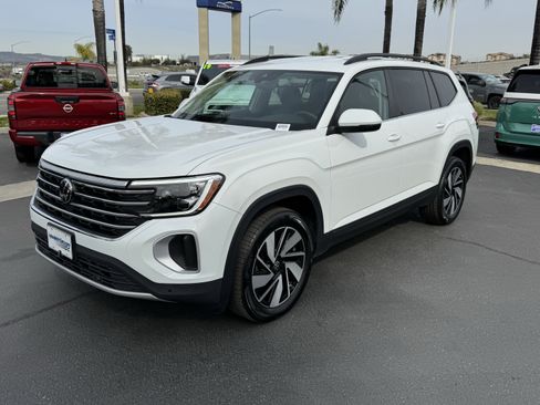 Certified 2024 Volkswagen Atlas SE image 5