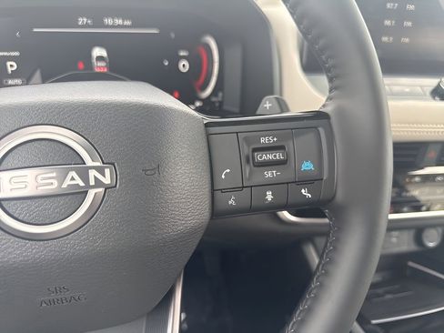Used 2025 Nissan Rogue SL w/ Tech Package AWD/4WD image 17