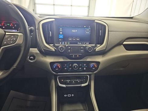 Used 2022 GMC Terrain SLT w/ Infotainment Package II AWD/4WD image 17