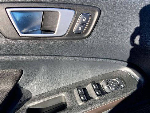 Used 2019 Ford EcoSport SE image 35