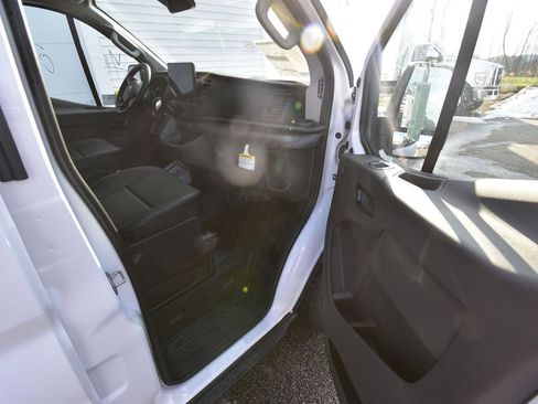 New 2026 Ford Transit 250 Low Roof RWD image 10