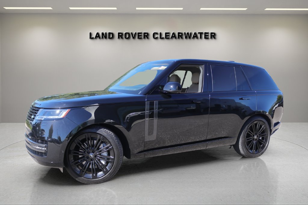 Used 2025 Land Rover Range Rover SE AWD/4WD image 1