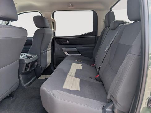 Used 2022 Toyota Tundra SR5 w/ SR5 Convenience Package AWD/4WD image 14