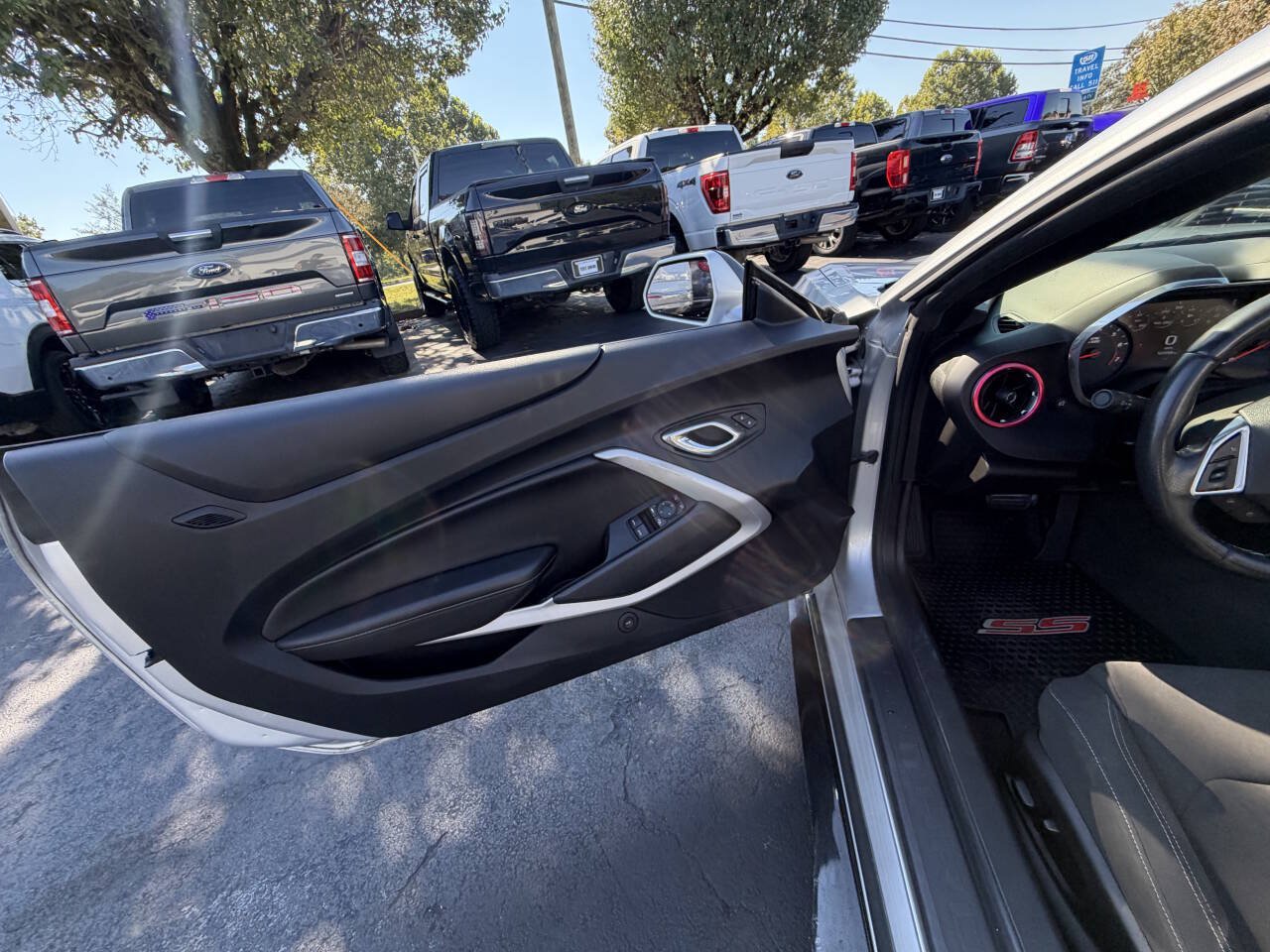 Used 2017 Chevrolet Camaro SS RWD image 14