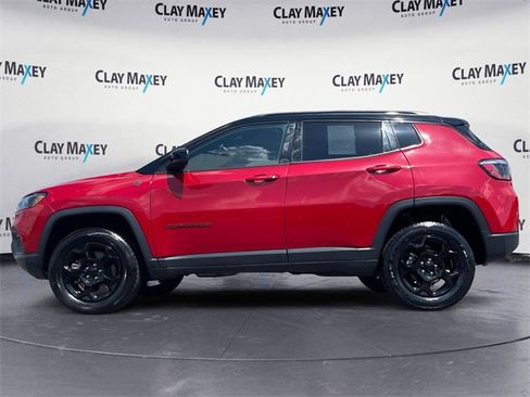 Used 2023 Jeep Compass Trailhawk image 2