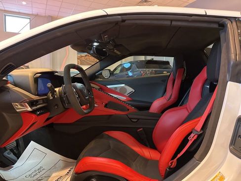 Used 2025 Chevrolet Corvette Stingray Premium Conv w/ Z51 Performance Package image 10