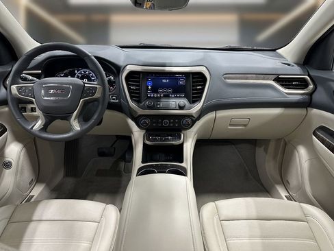 Used 2023 GMC Acadia Denali w/ Denali Ultimate Package FWD image 17