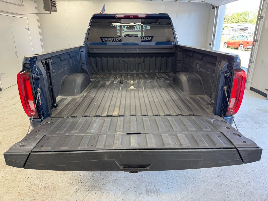 Used 2023 GMC Sierra 2500 AT4 w/ AT4 Preferred Package AWD/4WD image 6