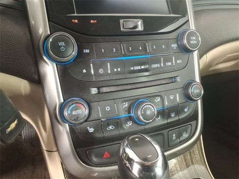 Used 2015 Chevrolet Malibu LT w/ Leather Package image 21