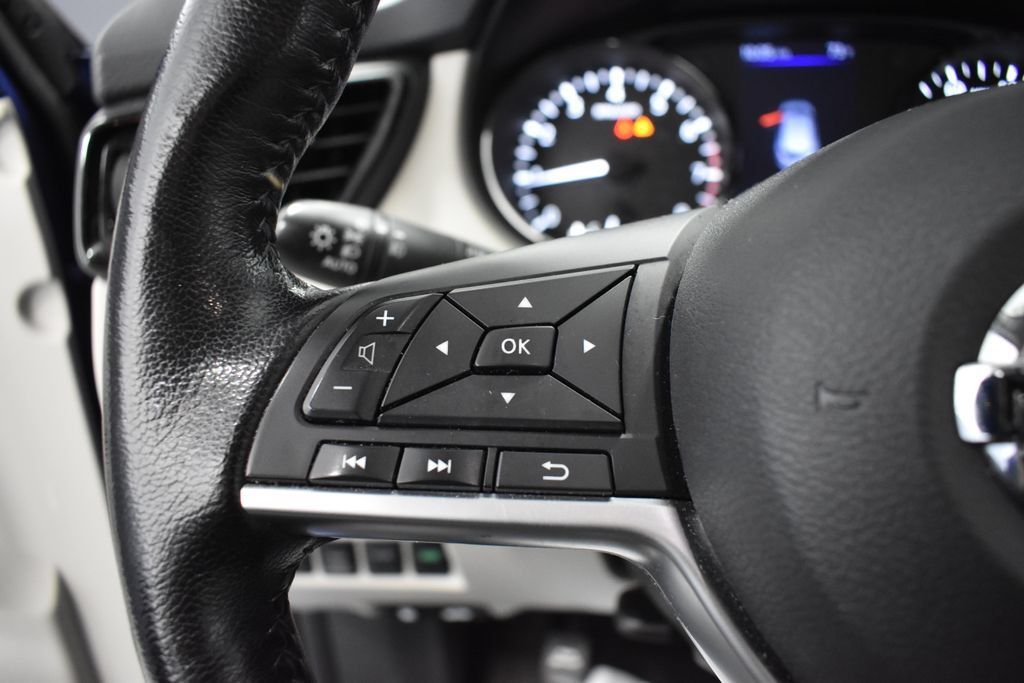 Used 2021 Nissan Rogue Sport SV AWD/4WD image 26