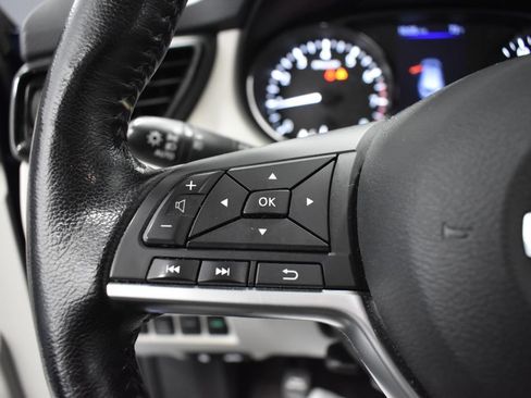 Used 2021 Nissan Rogue Sport SV AWD/4WD image 26