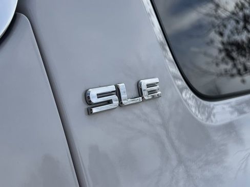 Used 2019 GMC Acadia SLE image 12