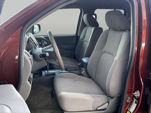 Used 2018 Nissan Frontier SV w/ Value Truck Package RWD image 8