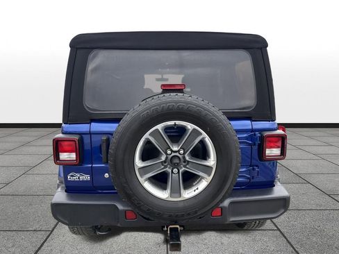 Used 2020 Jeep Wrangler Unlimited Sahara image 4