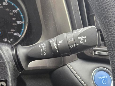 Used 2018 Toyota RAV4 LE w/ Carpet Mat Package AWD/4WD image 26