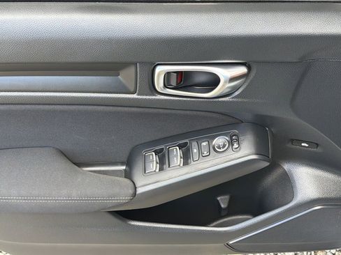 Used 2024 Honda Civic Sport image 3