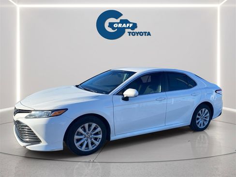 Used 2020 Toyota Camry LE image 11