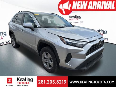 Used 2025 Toyota RAV4 XLE image 1