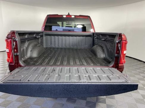 Used 2025 RAM 1500 Big Horn AWD/4WD image 9