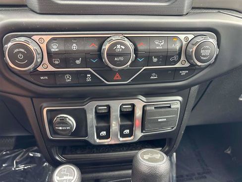Used 2021 Jeep Wrangler Sport AWD/4WD image 19