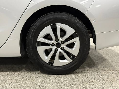 Used 2017 Toyota Prius Four w/ Premium Convenience Package image 64