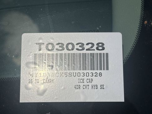 Used 2025 Toyota Camry LE w/ Convenience Package FWD image 15