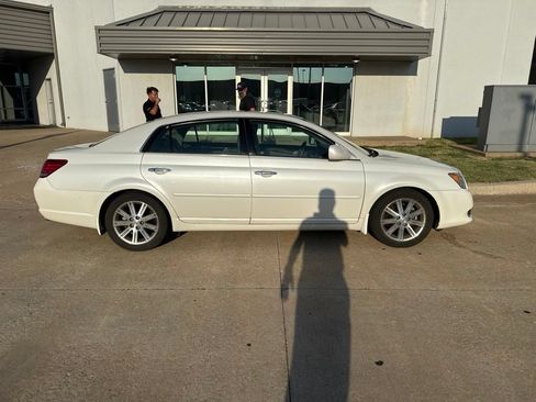 Used 2008 Toyota Avalon Limited FWD image 5