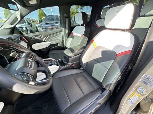 Used 2024 GMC Canyon AT4X image 22