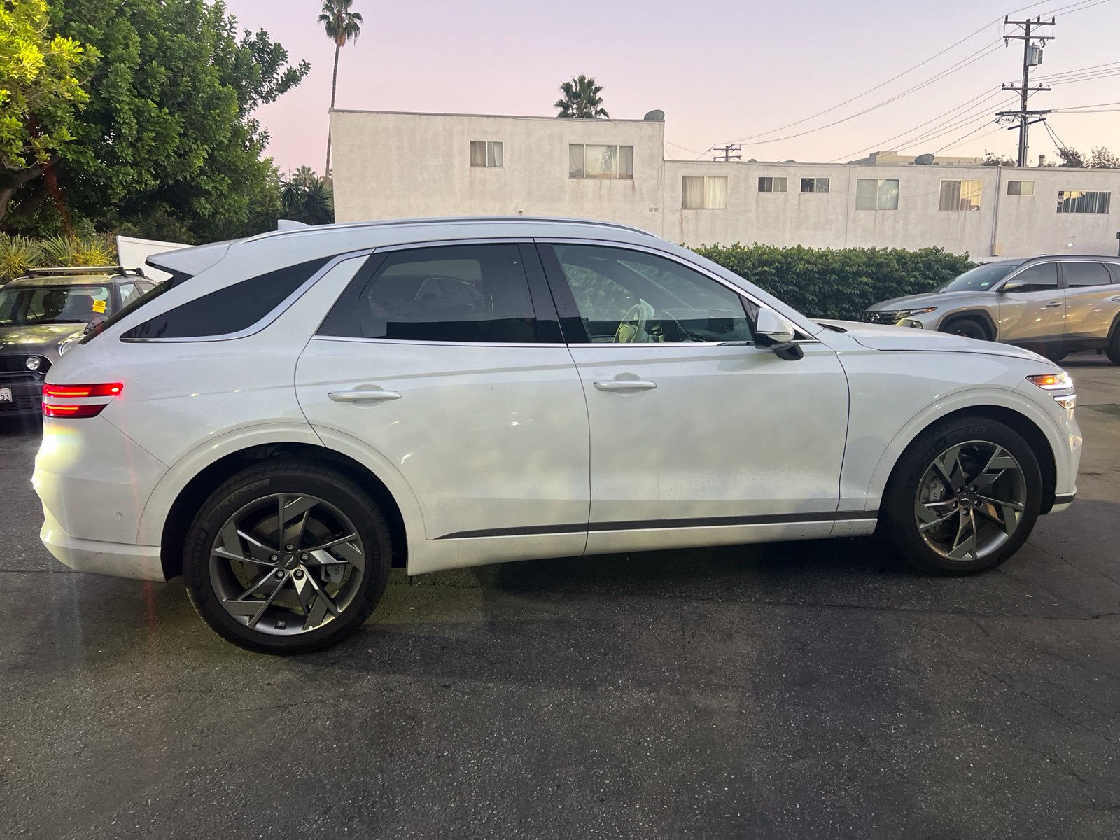 Used 2025 Genesis Electrified GV70 AWD/4WD image 6