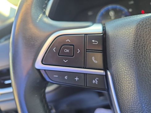 Used 2024 Toyota Grand Highlander XLE image 17