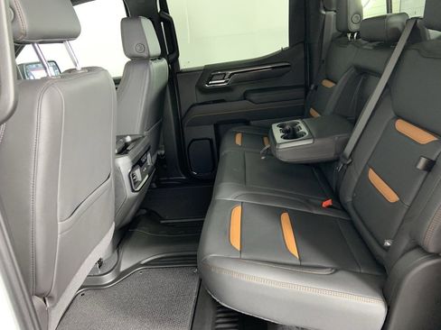 Used 2025 GMC Sierra 1500 AT4 w/ AT4 Premium Package image 21