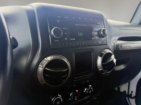 Used 2015 Jeep Wrangler Sport AWD/4WD image 13