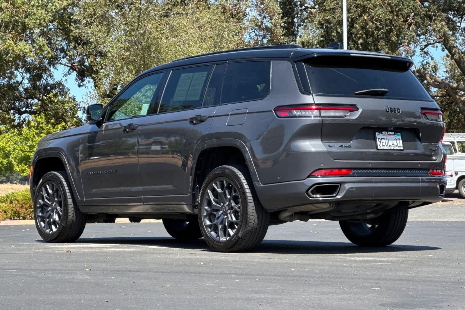 Used 2023 Jeep Grand Cherokee L Summit AWD/4WD image 6