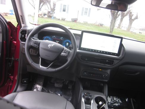 Used 2025 Ford Bronco Sport Badlands image 13