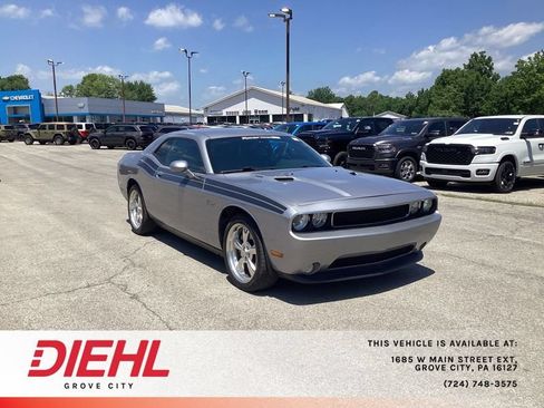 Used 2011 Dodge Challenger R/T RWD image 1