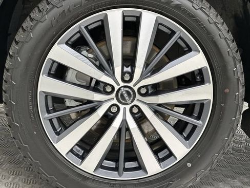 Used 2022 Nissan Pathfinder Platinum w/ Cargo Package AWD/4WD image 10