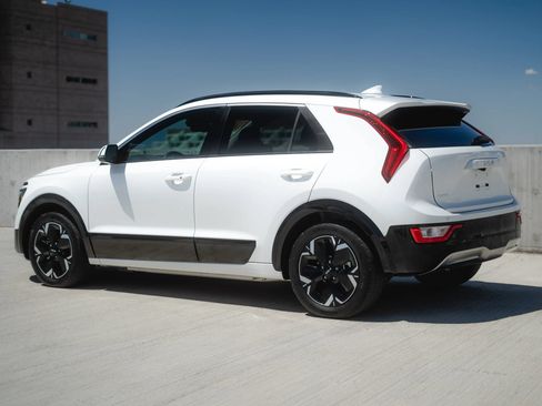 Used 2023 Kia Niro Wind FWD image 10
