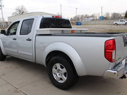 Used 2007 Nissan Frontier SE w/ SE Value Truck Pkg image 6