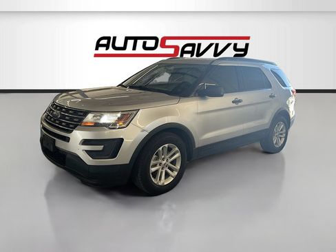 Used 2017 Ford Explorer FWD image 3