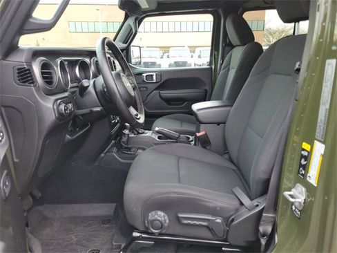 Used 2022 Jeep Gladiator Willys image 18