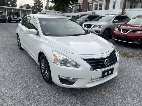 Used 2015 Nissan Altima 2.5 S w/ Sport Value Package FWD image 4