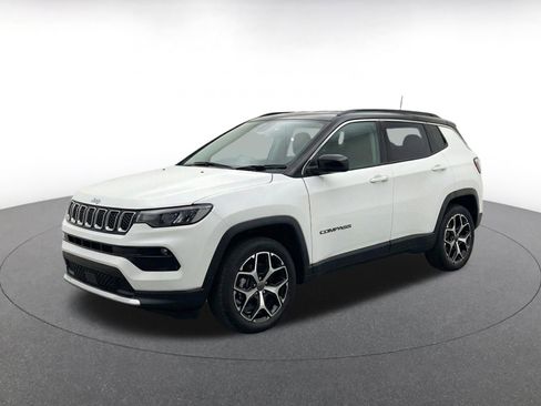 Used 2025 Jeep Compass Limited AWD/4WD image 3