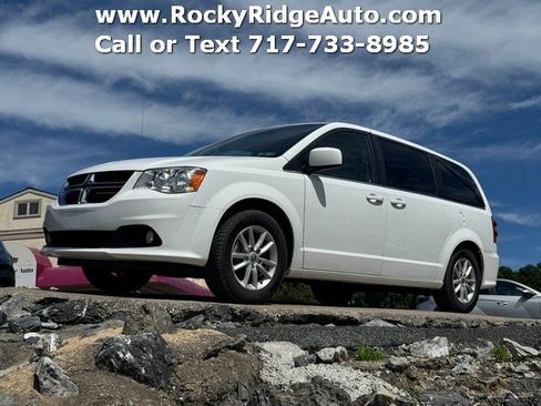 Used 2019 Dodge Grand Caravan SXT FWD image 2