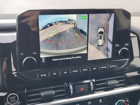 Used 2024 Nissan Pathfinder Platinum w/ Cargo Package image 6