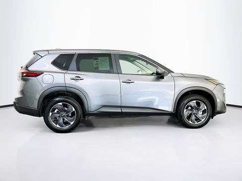 Used 2025 Nissan Rogue SV image 10