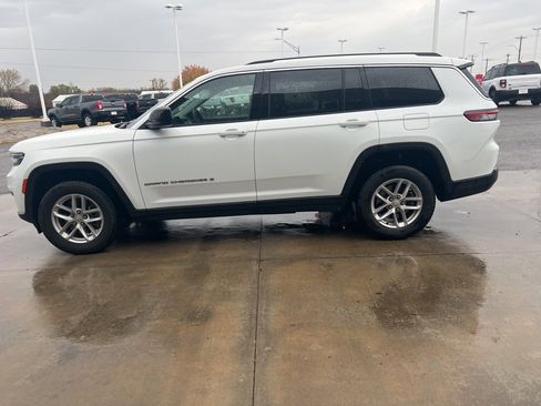 Used 2023 Jeep Grand Cherokee L Laredo image 8