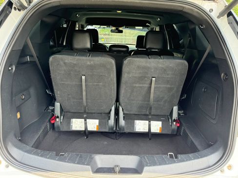 Used 2018 Ford Explorer XLT w/ Equipment Group 202A FWD image 30