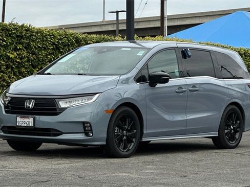 Certified 2023 Honda Odyssey Sport image 9
