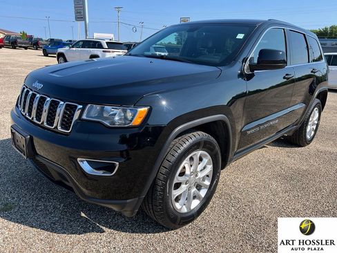 Used 2022 Jeep Grand Cherokee Laredo X AWD/4WD image 1