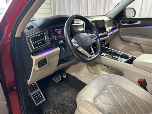 Used 2024 Volkswagen Atlas SEL Premium R-Line image 25